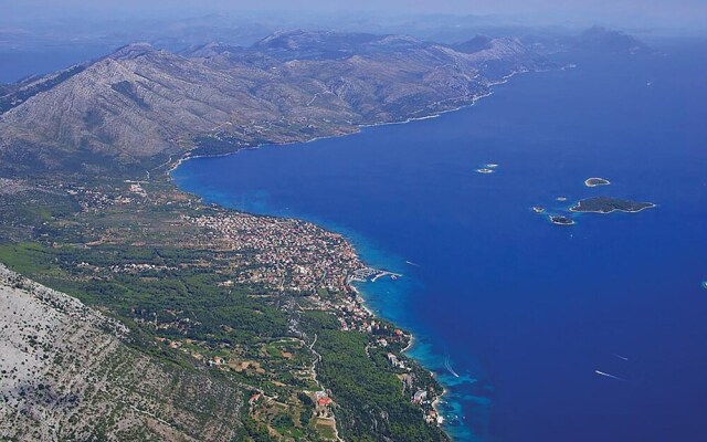 Stunning Home in Viganj With Wifi and 4 Bedrooms