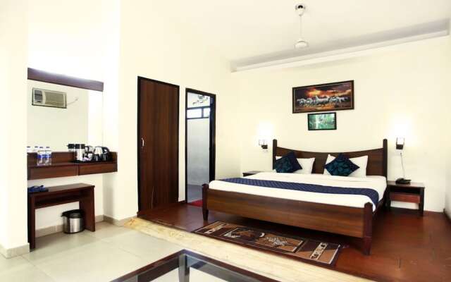 Corbett Aroma Park By Royal Collection