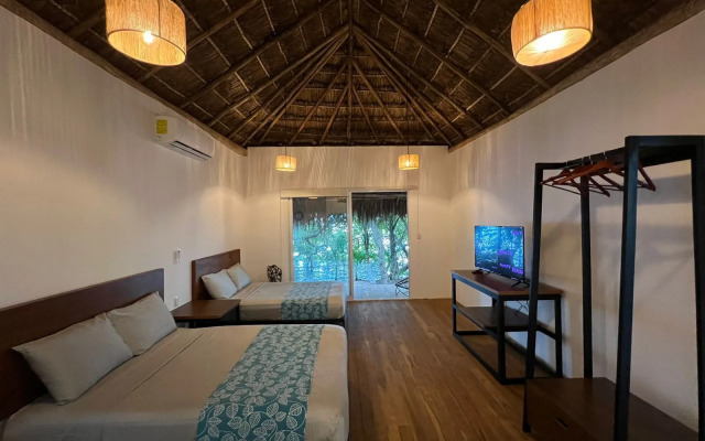 Casa Aakal Lagoon Front