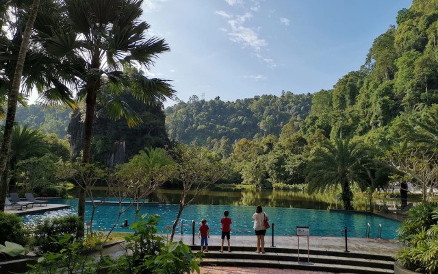 Mountain & Lake Views' Suite Cycas