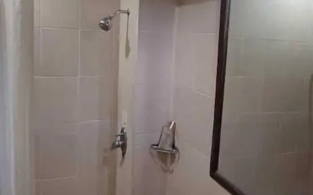 Tuwuh Hotel at Kayutangan