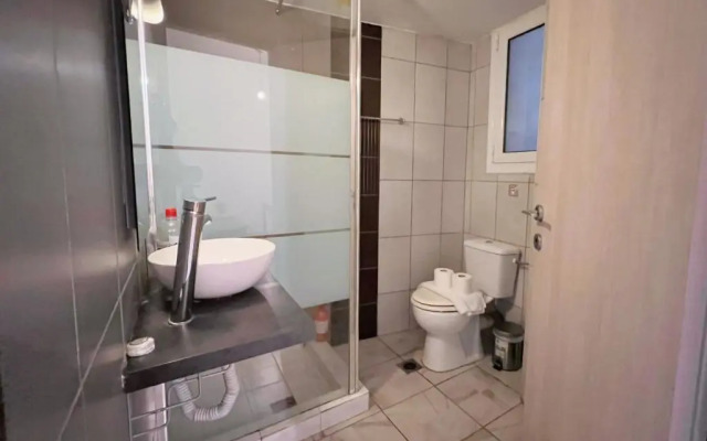 Stathmos Larissis A, a cozy 2BR Apartment, Clo...