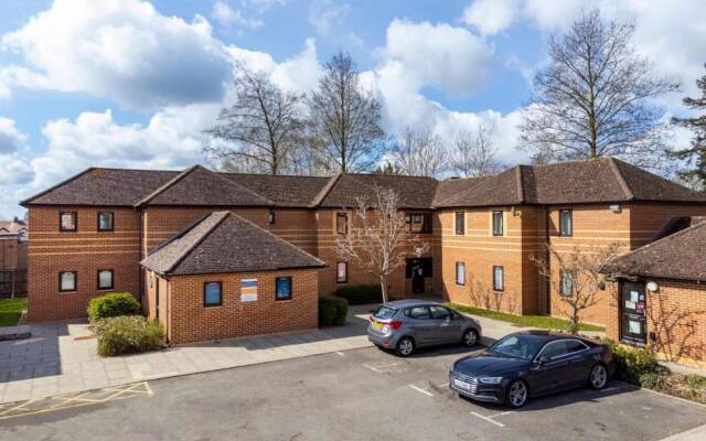 Comfortable rooms at Crescent Hall-OXFORD - Campus Accommodation