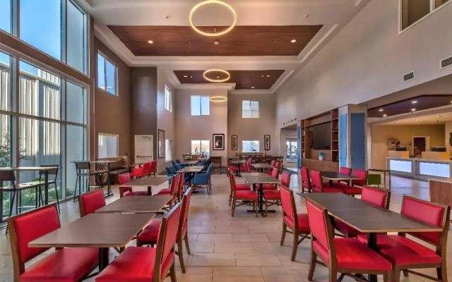 Holiday Inn Express And Suites - Reno Airport