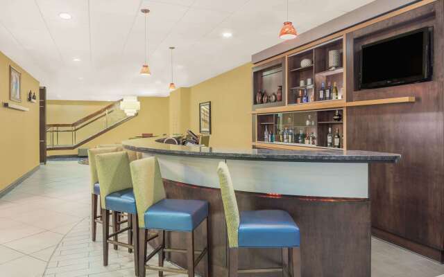 Ramada Plaza by Wyndham Fayetteville Fort Bragg Area