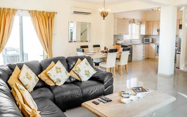 Rent Private Villa 035