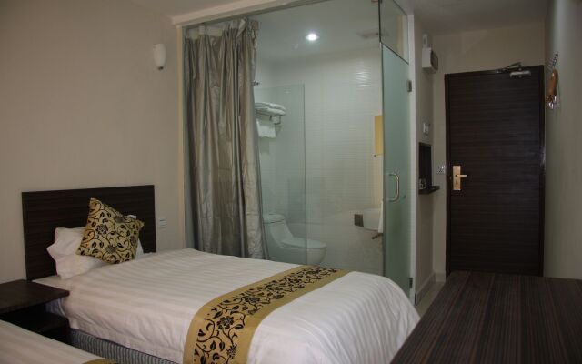 Azio Hotel & Residences
