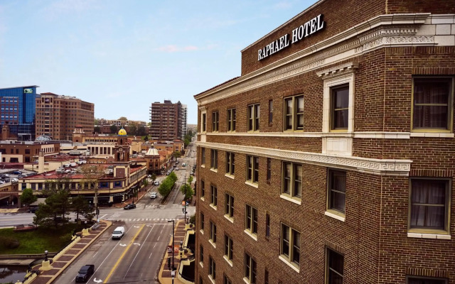 The Raphael Hotel, Autograph Collection