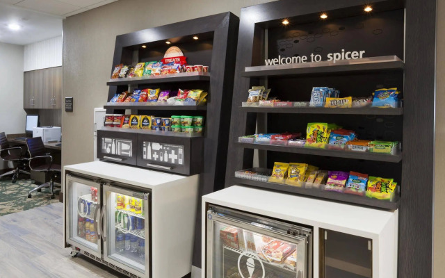 Hampton Inn Spicer Marina Area