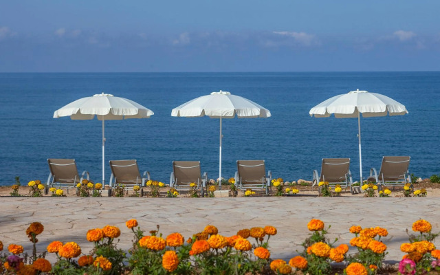 King Evelthon Beach Hotel & Resort
