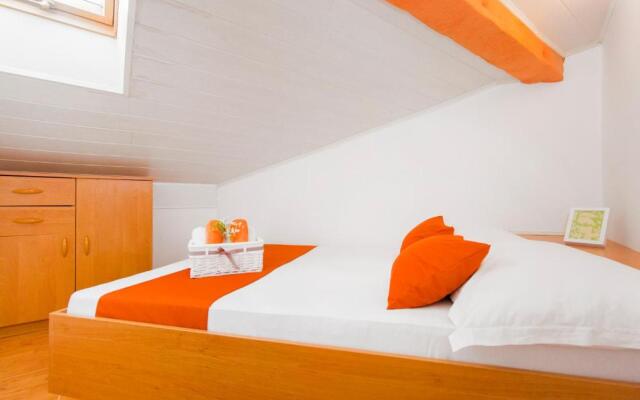 Aquarius Apartments