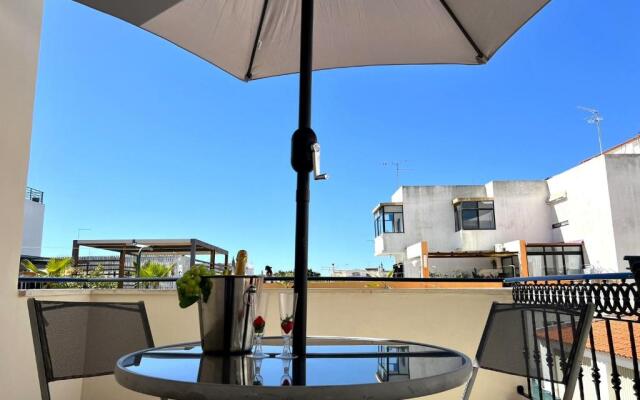 Loulé Central House by Homing