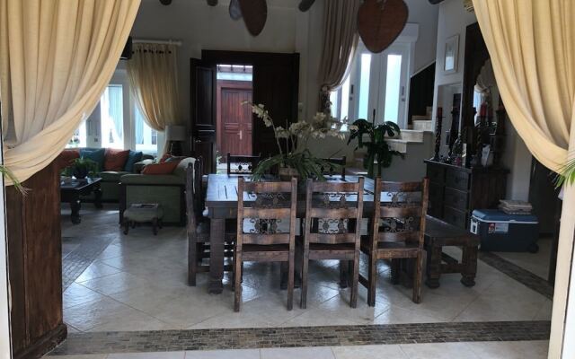 Villa Habibi Coson