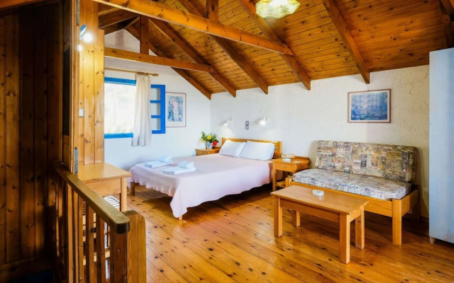 Elegant Holiday Home in Palaiochora near Beach