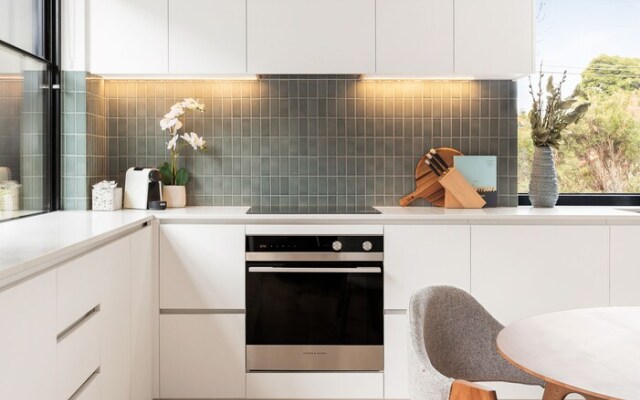 Docker St Elwood Apartments by UrbanRest