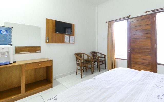 Pudak Sari Homestay by ZUZU