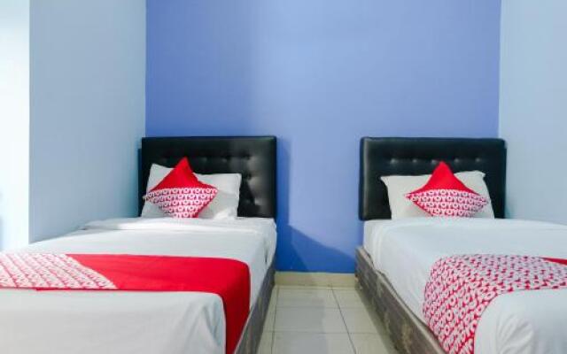 778 Guest House Amalia Malang
