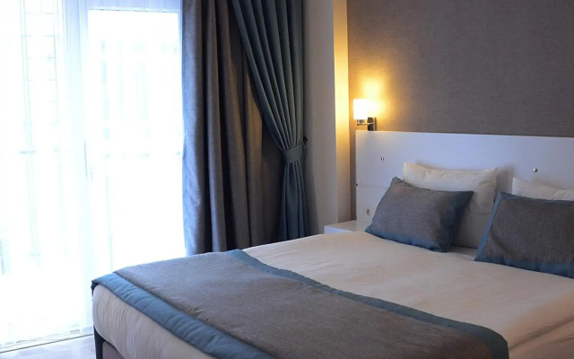 Parion House Hotel