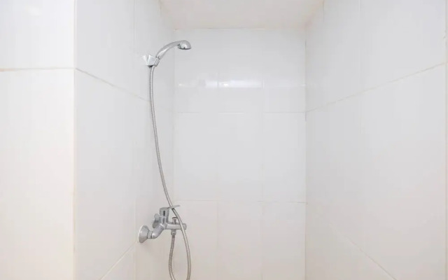 Homey and Comfy Studio Tamansari Mahogany Apartment