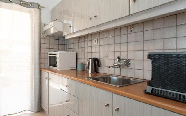 Loutraki apartment Greek open house