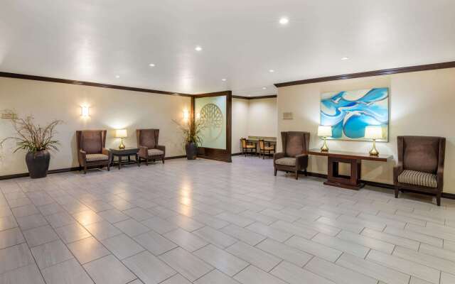 Hawthorn Suites by Wyndham Lubbock