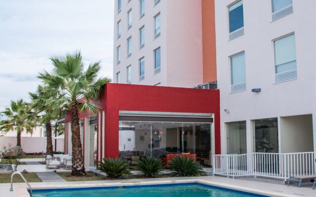 Holiday Inn Express Guadalajara Aeropuerto by IHG