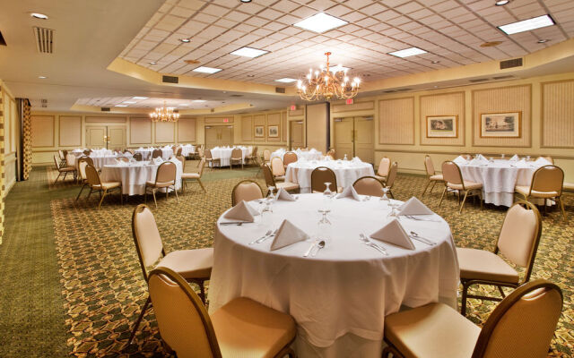 Holiday Inn Gainesville-Lanier Centre