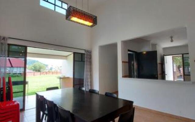 Holiday Villa Famosa