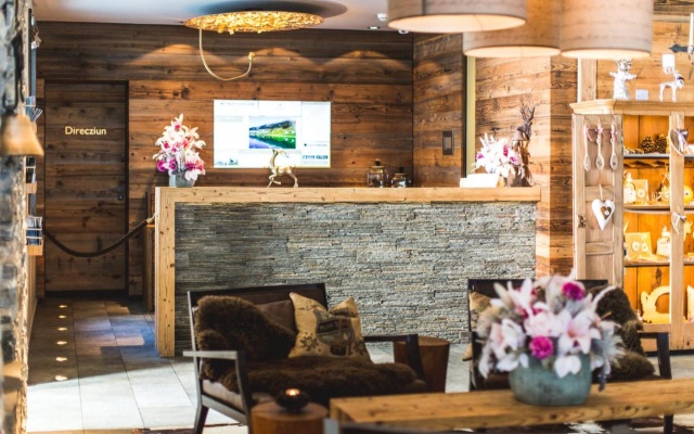 La Val Hotel & Spa – Lobby – Brigels