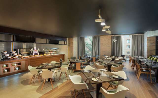 DoubleTree by Hilton Doha - Al Sadd