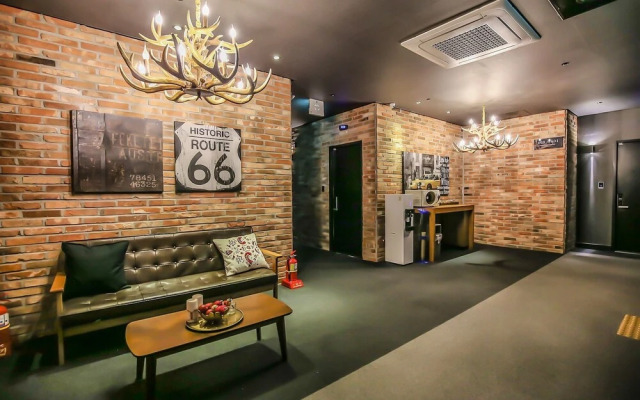 Eumseong Chungbukyeoksindosi H Motel