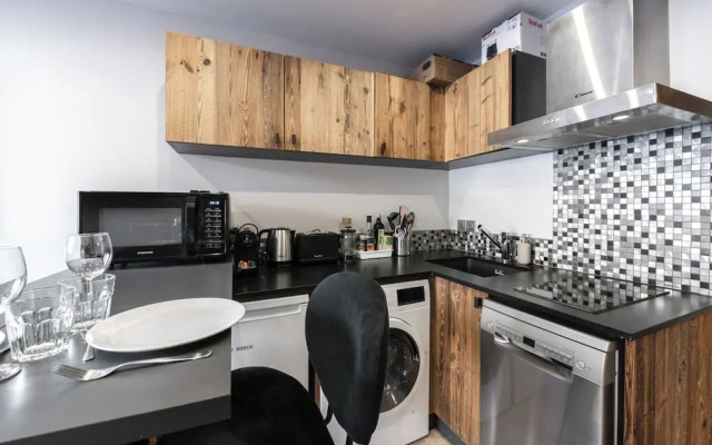 2 Bedroom Apartment With Parking and Balcony