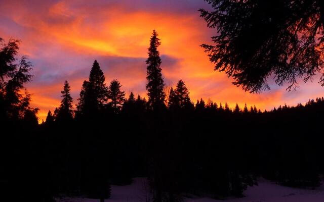 Yosemite Lodging at Big Creek Inn B&B