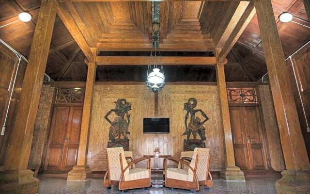 Kampoeng Joglo Boutique Hotel