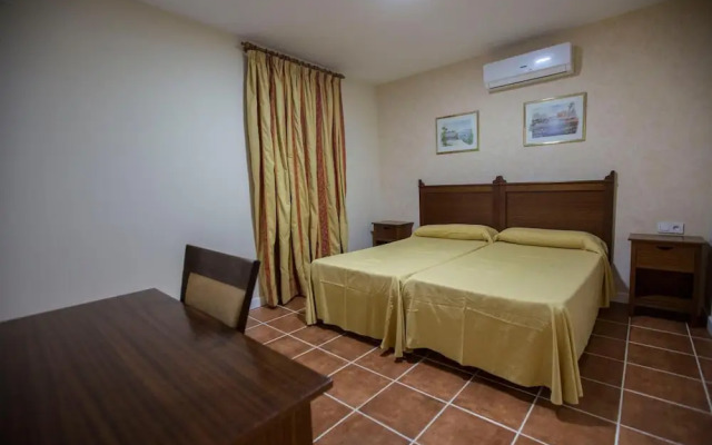 Hotel Carlos V by Viverestays
