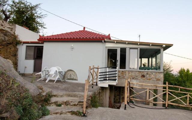 Eagle's Nest - Αετοφωλιά