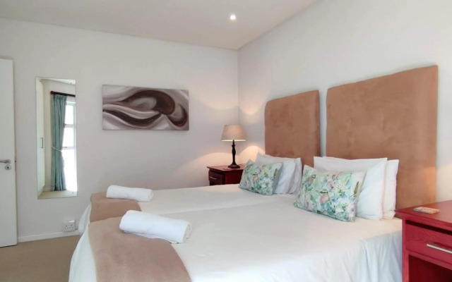 The Bella - 6 Sleeper - Sea Views Pool & Patio