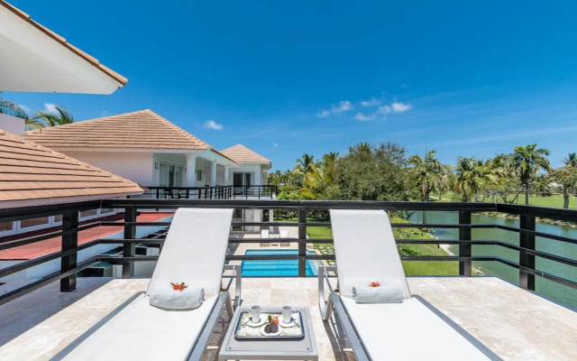Lake View Villa