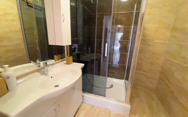 Apartment Combaj 2