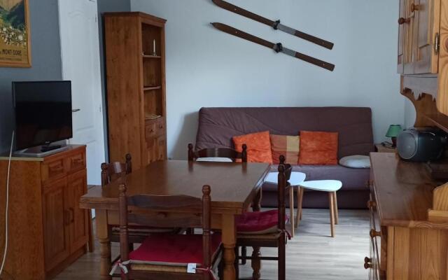 Appartement Mont-Dore, 2 pièces, 4 personnes - FR-1-415-46