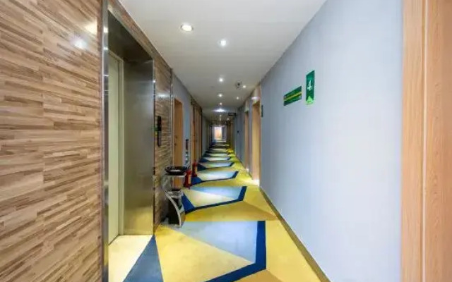 Yester Meitu Hotel (Guilin Railway Station Xiangshan Park Branch)