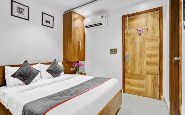 Capital O 92279 The Arrow