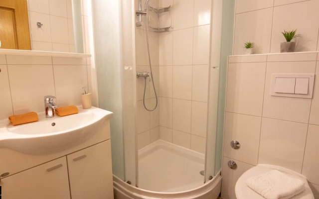 Makarska Beach Apartments Lucija