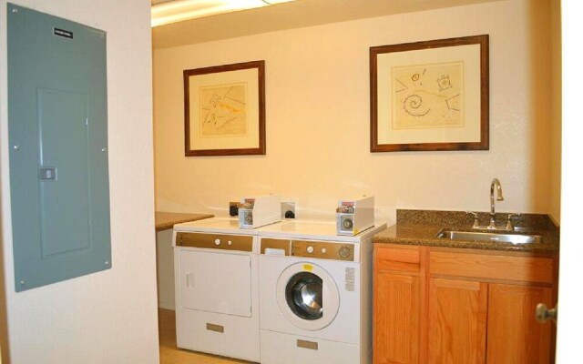 Canyon Plaza Premier Studios and Apts