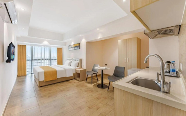 Platinum River International Apartment Hotel