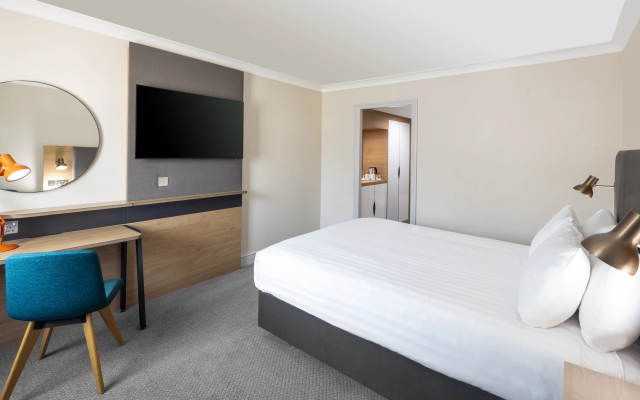 Holiday Inn Reading South M4 Jct11 by IHG