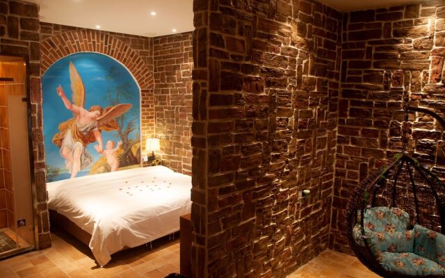 Yunxi Art Theme Hotel