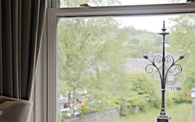 Beaumont House with FREE off-site Health Club - Adults Only