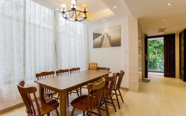 Deluxe Villa in Mingyue Mountain and Stream