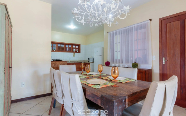 Linda Casa com piscina e churrasqueira URA0015